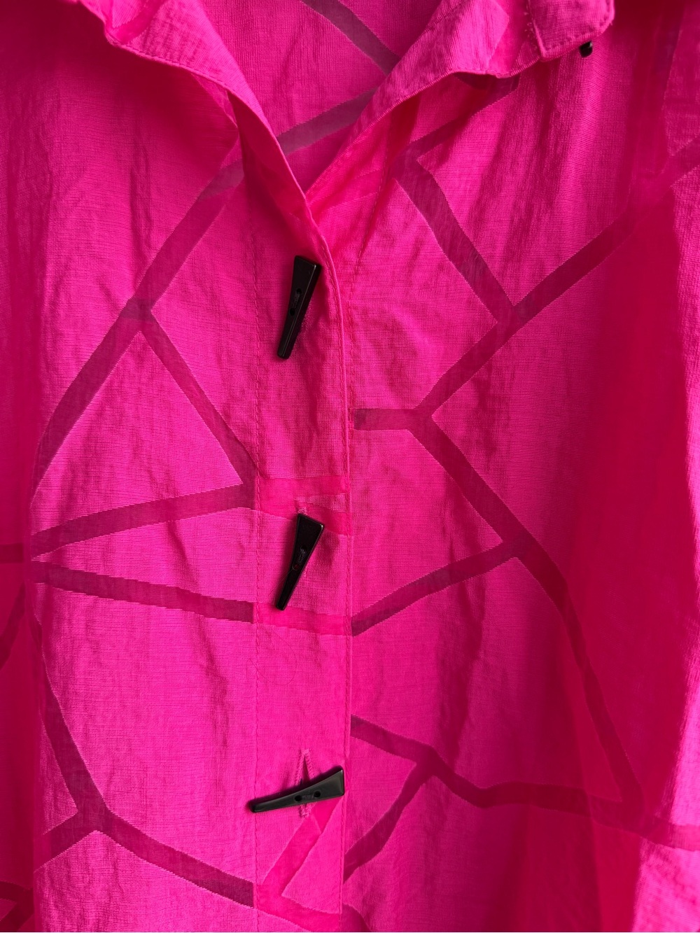 Ali Miles Pink Geometric Abstract Button-Front Shirt - Picture 4 of 11
